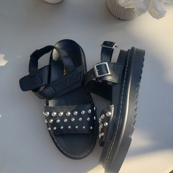 MUDD Chunky Platform Studded Sandals - Picture 5 of 9